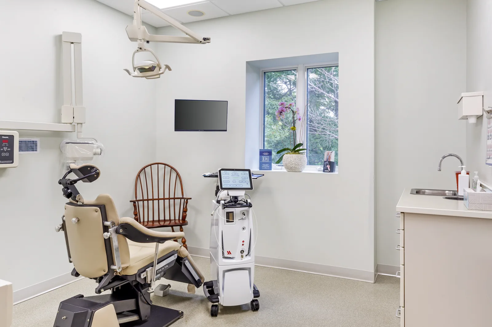 LANAP laser equipment in a treatment room